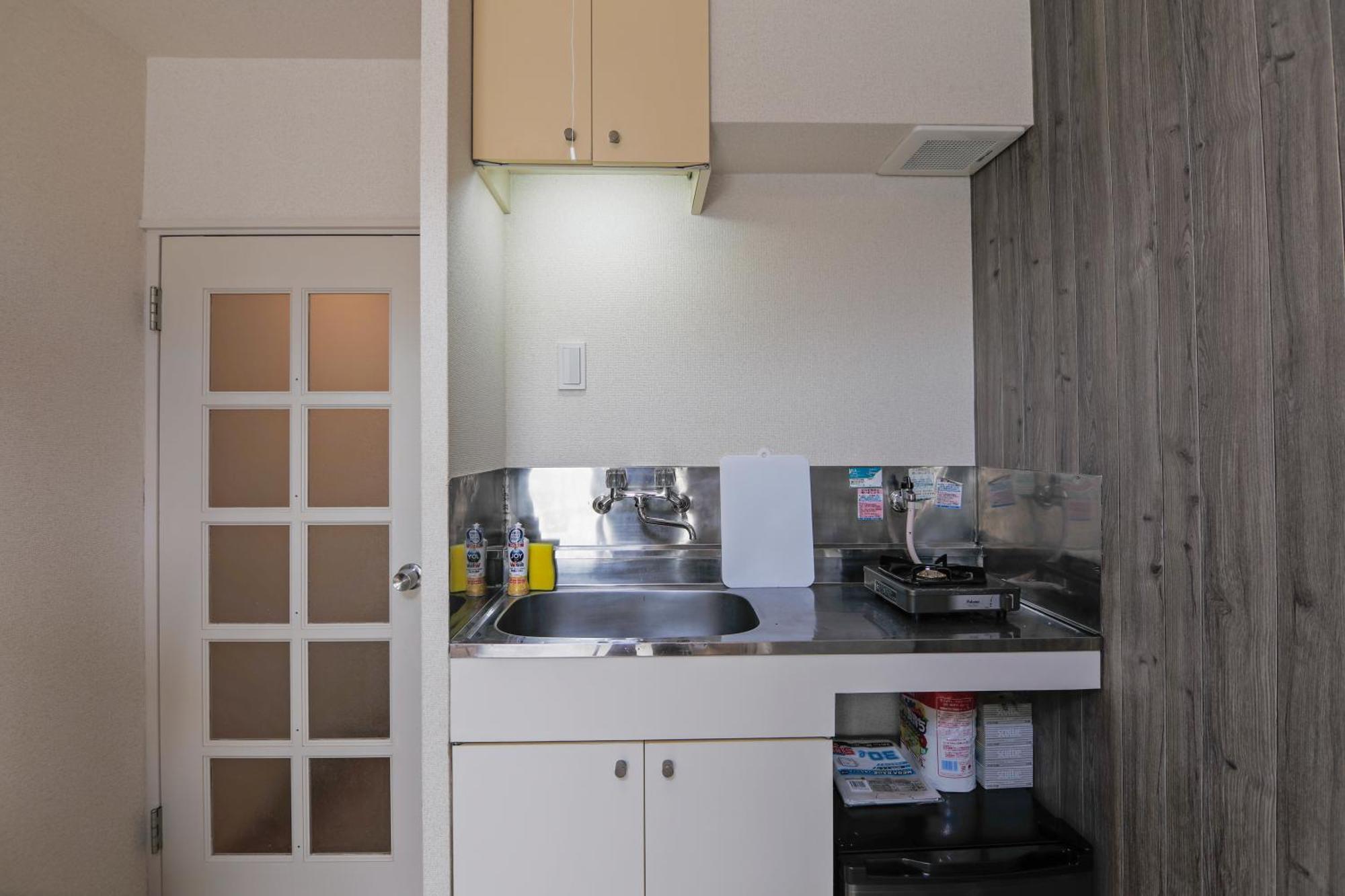 Plaza De La Brea Apartment